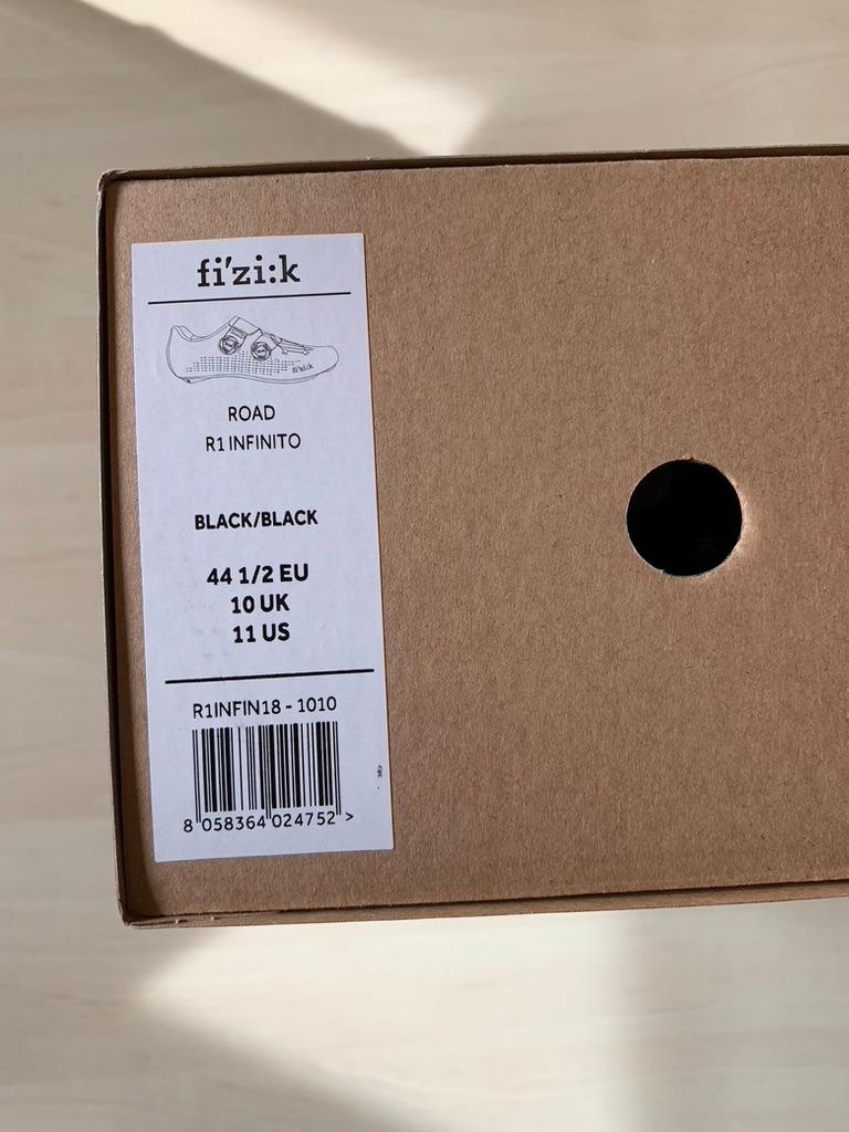 Fizik R1 Infinito Black 44,5, Fietsen en Brommers, Ophalen of Verzenden, Nieuw, Fizik
