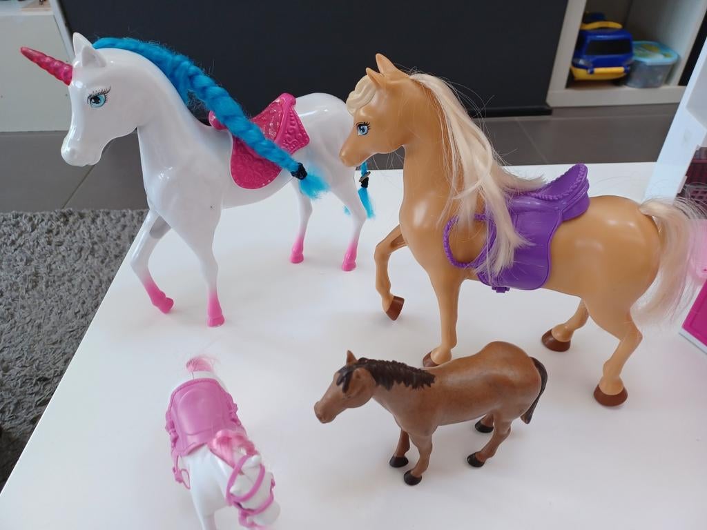 Poppen/barbies + paarden, Enlèvement ou Envoi, Utilisé