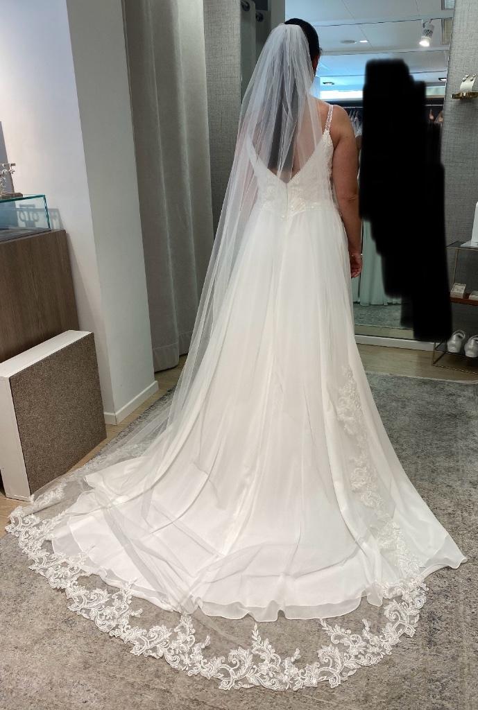 Sluier van op trouwkleed, Ophalen, Zo goed als nieuw, Wit, Accessoires