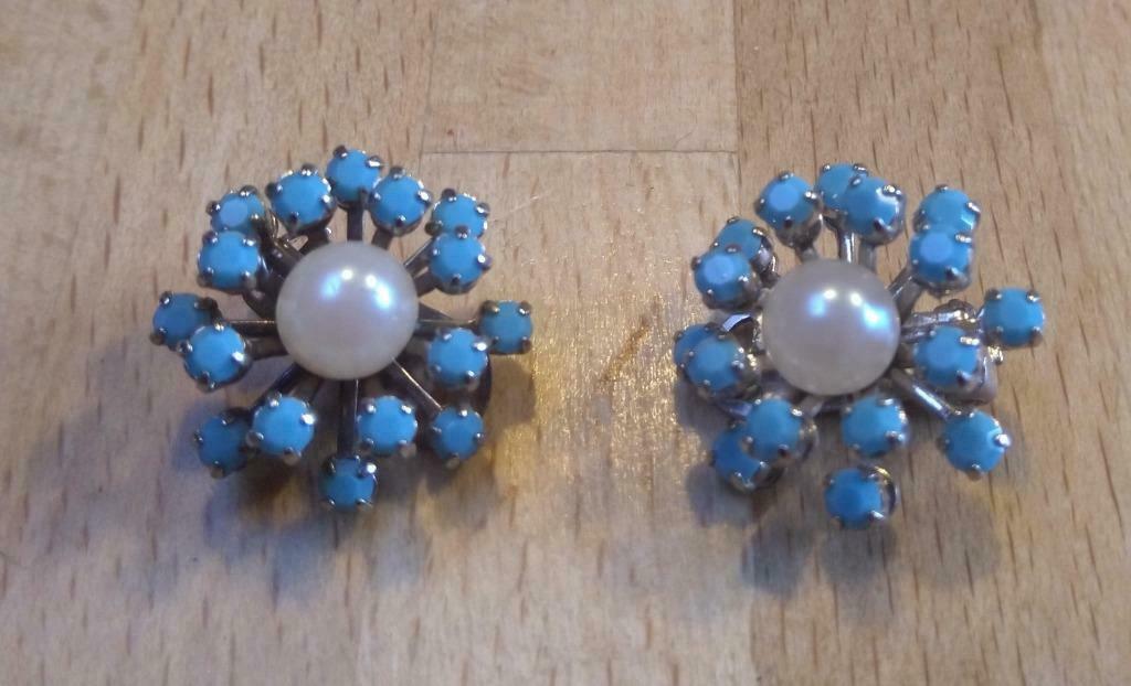 Boucles d'oreilles années 90 avec pierres bleues et perle, Bijoux, Sacs & Beauté, Puces ou Clous, Enlèvement ou Envoi, Comme neuf