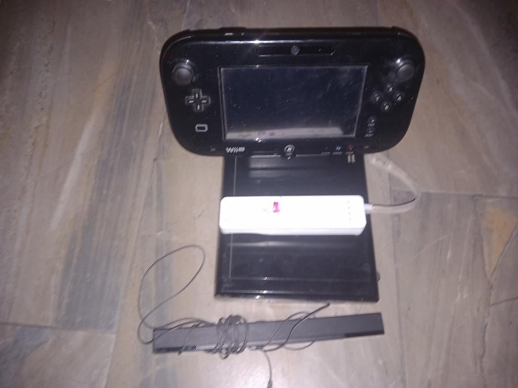 Nintendo Wii U + games + controller, Enlèvement, Utilisé, Avec 1 manette, Avec jeux