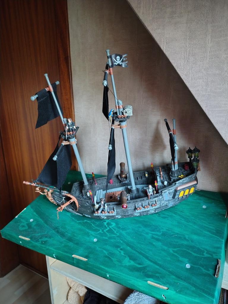 winkel display Mega Bloks Pirates of the Caribbean schip, Verzamelen, Film en Tv, Zo goed als nieuw, Film, Beeldje, Replica of Model
