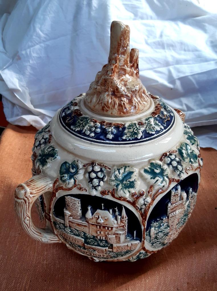 Veel materiaal voor brocante beurs of antiek markt., Ophalen