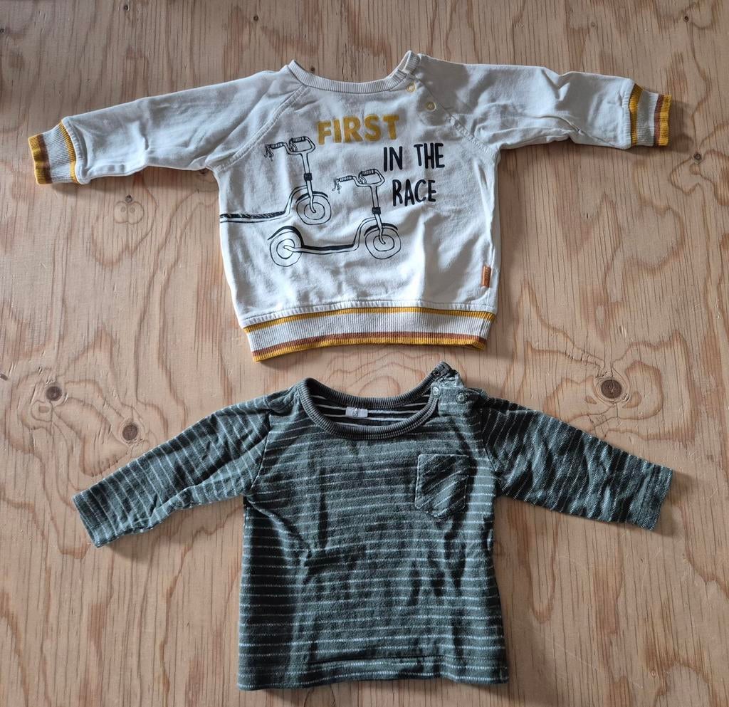 Set van 2 longsleeves - Beige en kaki - Maat 68, Kinderen en Baby's, Babykleding | Maat 68, Ophalen of Verzenden, Zo goed als nieuw