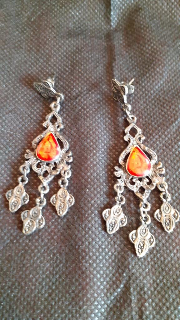 Paire de boucles breloque pour d'oreilles percées, Handtassen en Accessoires, Oorbellen, Ophalen of Verzenden, Zo goed als nieuw