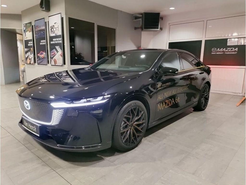 Mazda 6 TAKUMI 68,8 kWh 258 hp demowagen, Auto's, Automaat, Zwart, 5 deurs, 258 pk