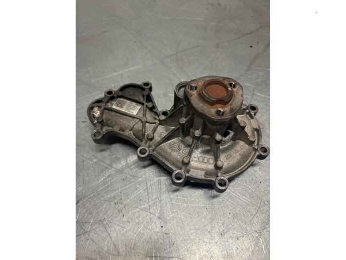 Pompe à eau d'un Audi A8, -, 3 mois de garantie, Audi, Utilisé