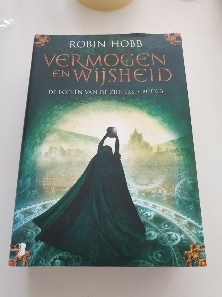 Robin Hobb - Vermogen en wijsheid. Boek 3 ZIENERS, Ophalen of Verzenden, Zo goed als nieuw, Robin Hobb