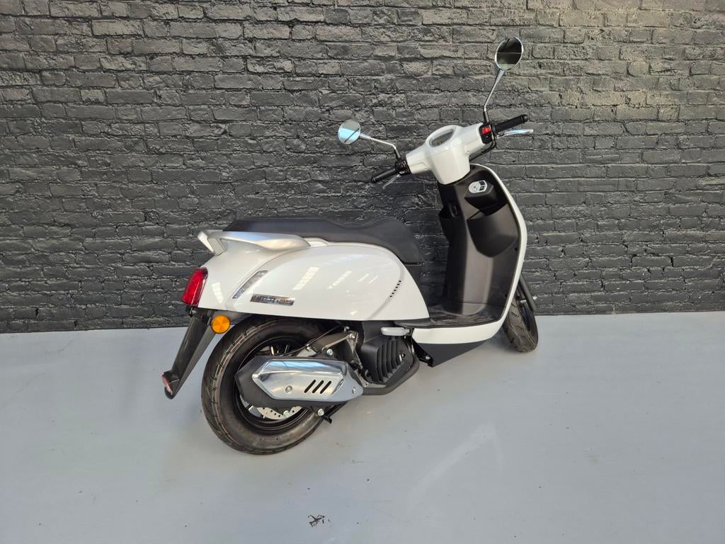 QJ motor LTR 125 met daginschrijving, Scooter, 125 cc, 11 kW of minder, ABS
