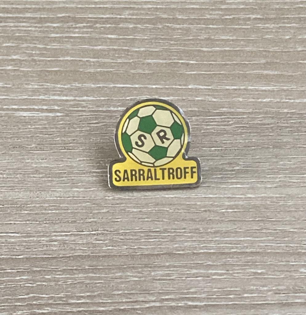 PIN - SR SARRALTROFF - FOOTBALL - VOETBAL, Envoi, Utilisé, Sport, Insigne ou Pin's