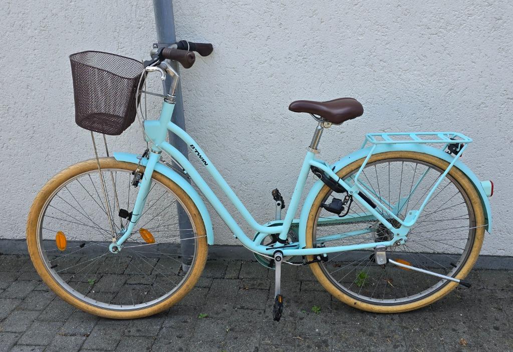Damesfiets merk b-twin, Fietsen en Brommers, Ophalen, Zo goed als nieuw, Overige merken, Versnellingen