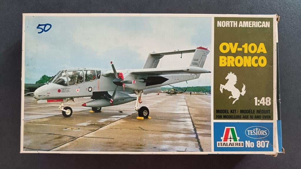 Italeri North American OV-10A Bronco 1/48, Hobby & Loisirs créatifs, Modélisme | Avions & Hélicoptères, Plus grand que 1:72, Comme neuf
