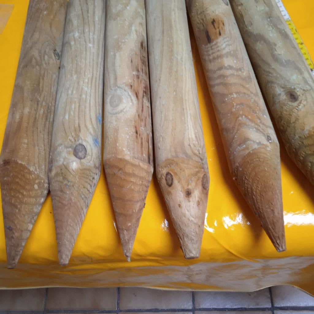 6 nouveaux poteaux en bois, Enlèvement ou Envoi