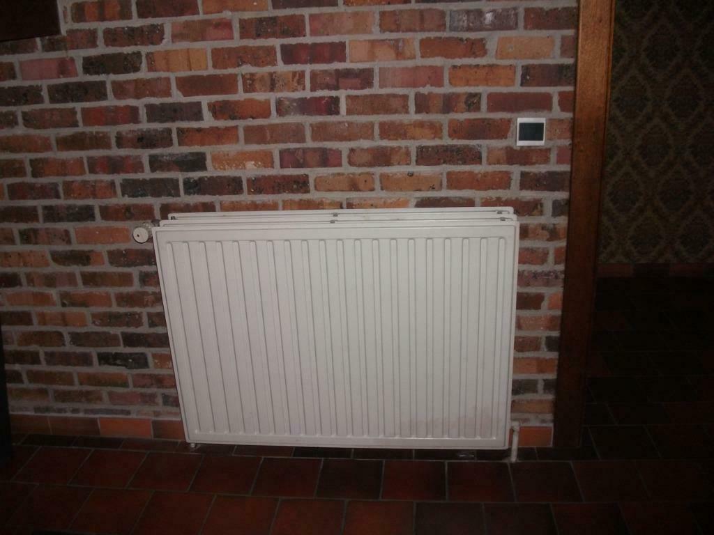 Radson radiatoren  2,3en4platen,evt + thermostatische kranen, Doe-het-zelf en Bouw, Verwarming en Radiatoren, Ophalen, Zo goed als nieuw