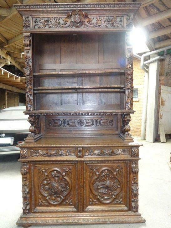 Eiken Franse Jachtkast met 2 glazen deuren.