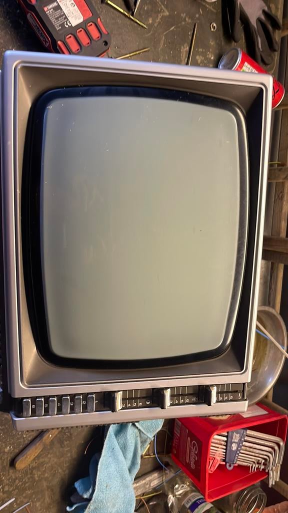 Retro Philips tv, Enlèvement