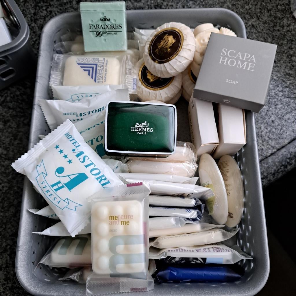 kleine hotelzeepjes (kerstman  en hermes is weg, Verzamelen, Ophalen of Verzenden, Nieuw
