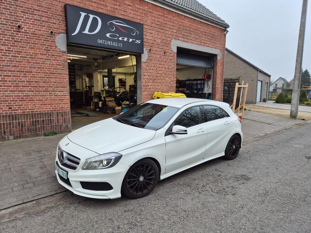 Mercedes A200 AMG pakket, Auto's, Mercedes-Benz, Voorwielaandrijving, 4 cilinders, Alcantara, Wit