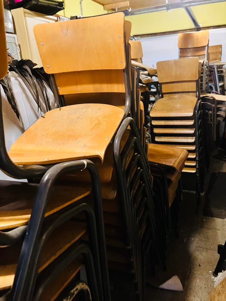 Vintage houten schoolstoelen en stapelstoelen, Enlèvement