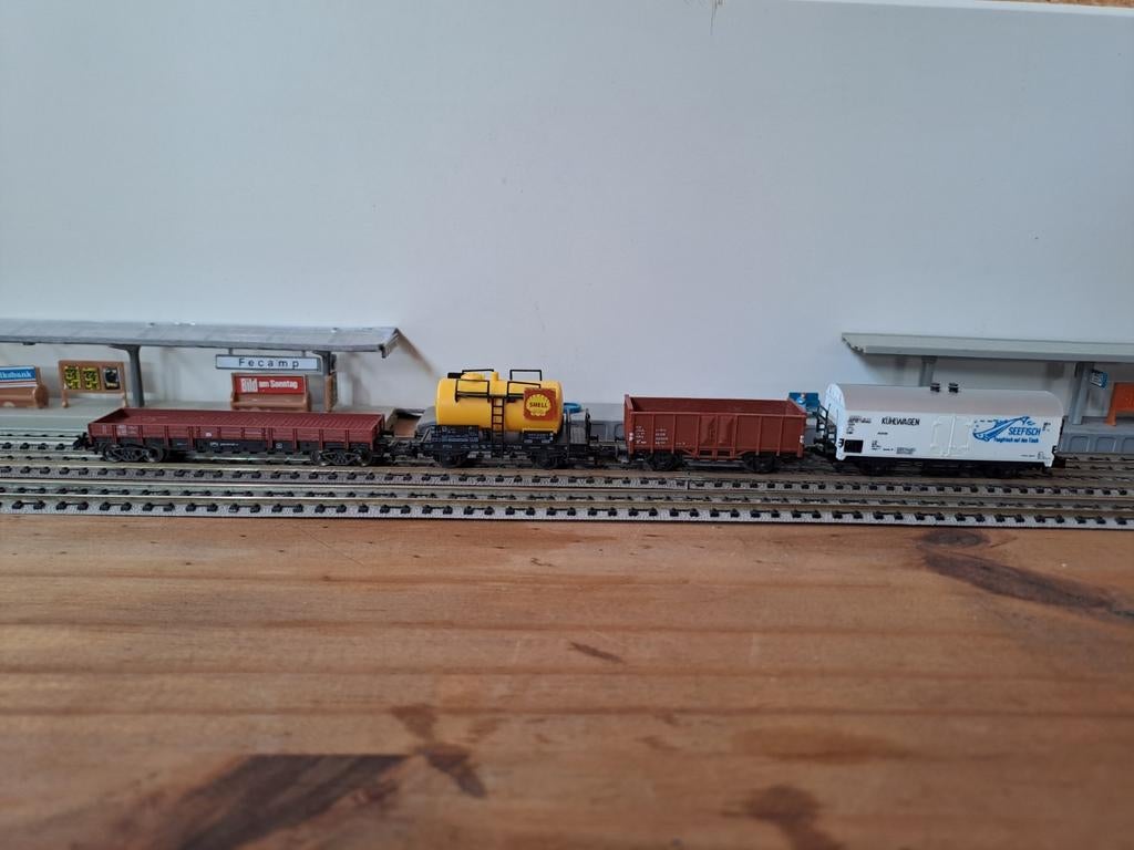 Ensemble de 4 wagons de marchandises à l'échelle N, Hobby & Loisirs créatifs, Trains miniatures | Échelle N, Comme neuf, Arnold