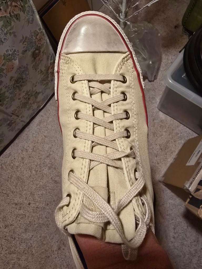 Converse Chuck Taylor, Enlèvement