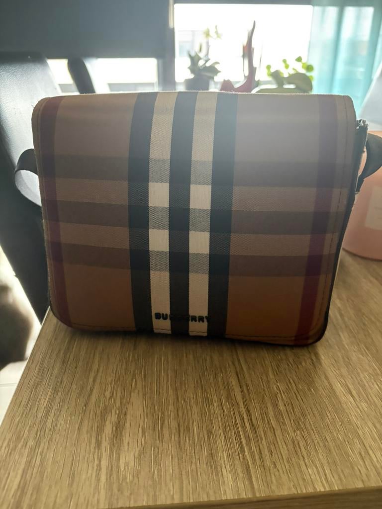 Handtas burberry, Ophalen