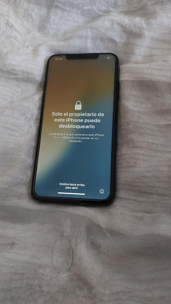 Iphone 11 pro max (met icloud), Enlèvement, Comme neuf, IPhone 11