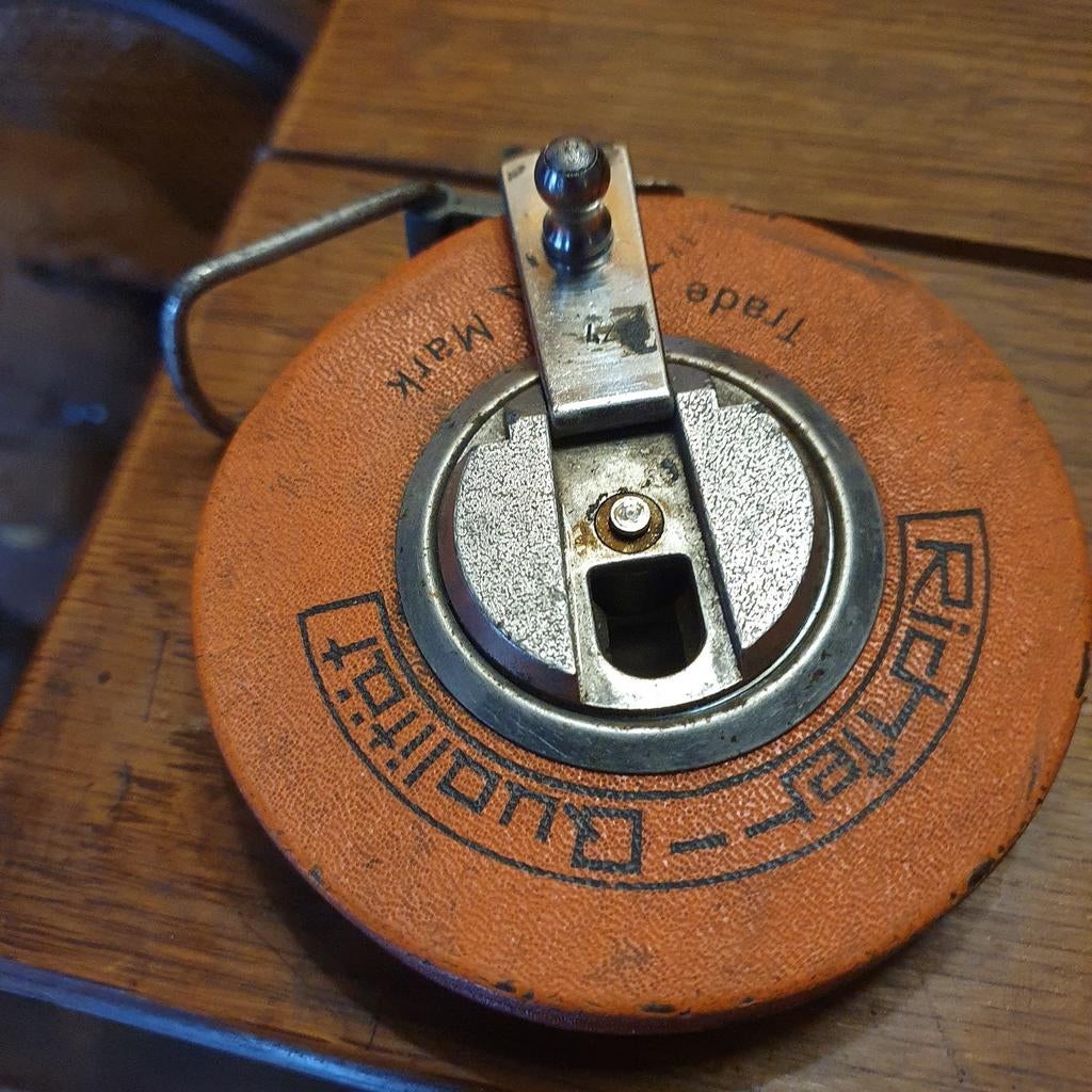 Oude rolmeter metaal   15m  vintage, Antiek en Kunst, Antiek | Gereedschap en Instrumenten, Ophalen of Verzenden