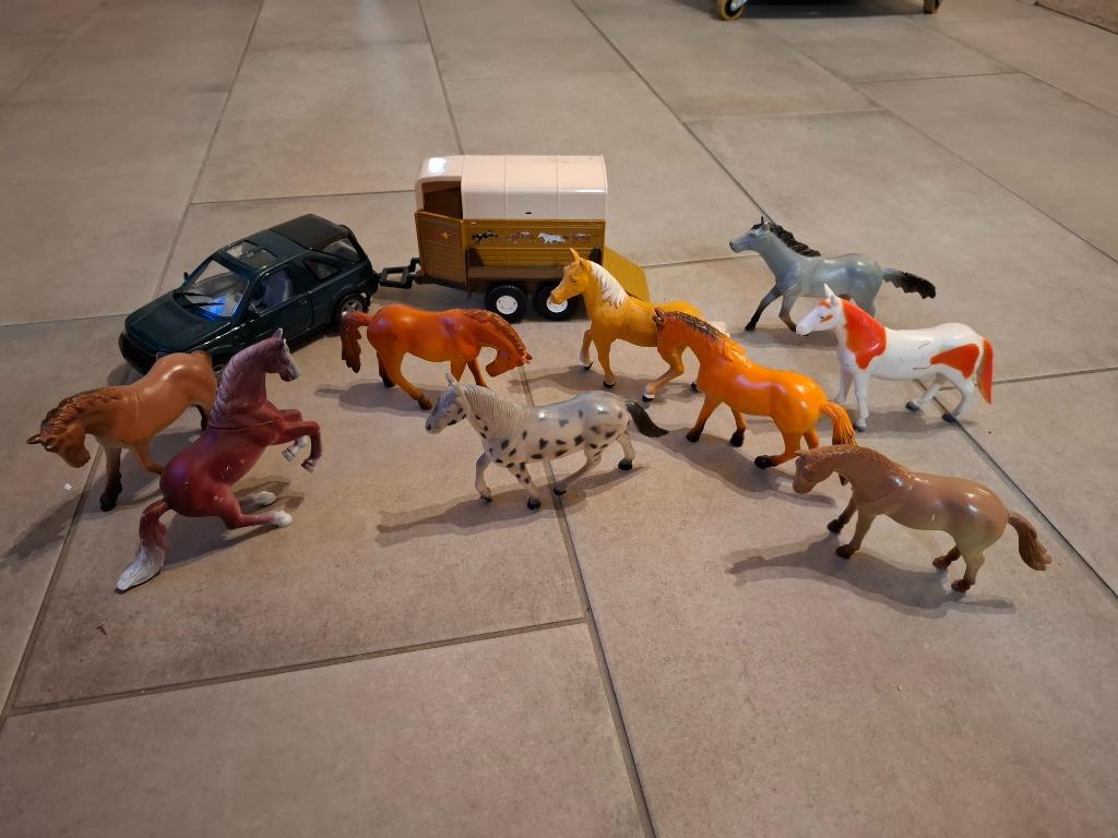 Speelgoed paarden, Ophalen