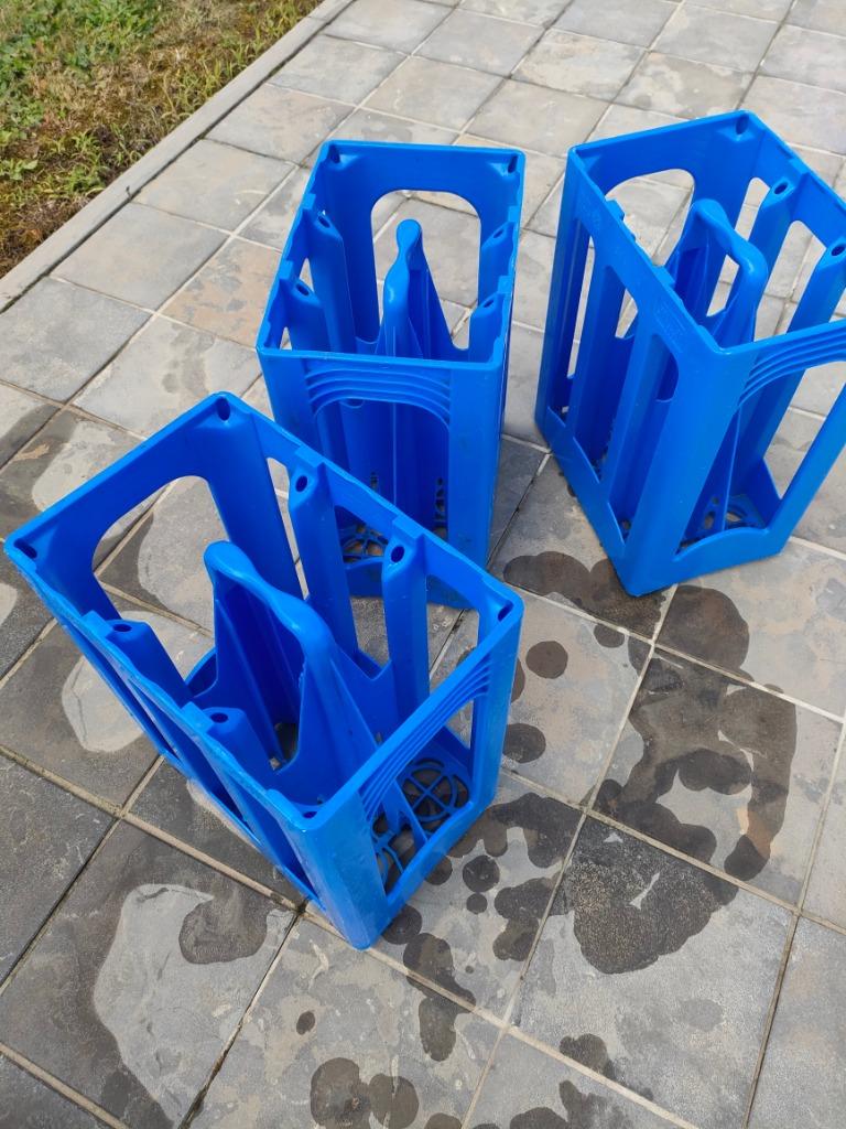 Plastic bak voor flessen, Ophalen