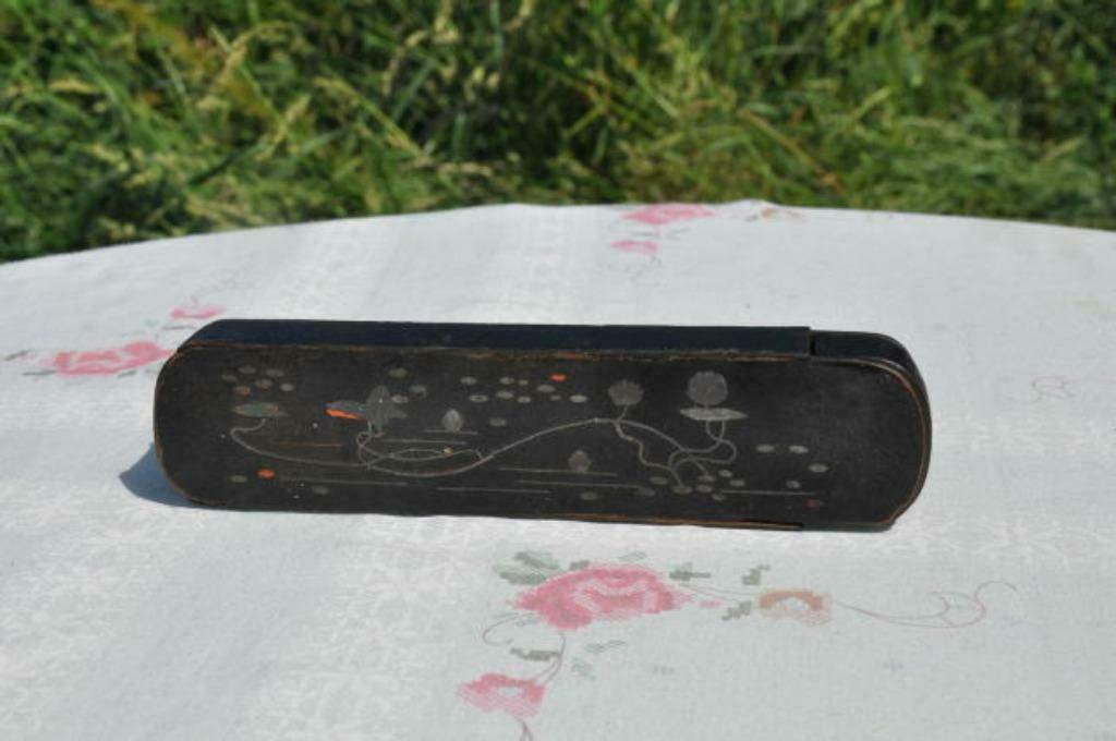 §  ancien plumier en bois peint noir, Enlèvement ou Envoi
