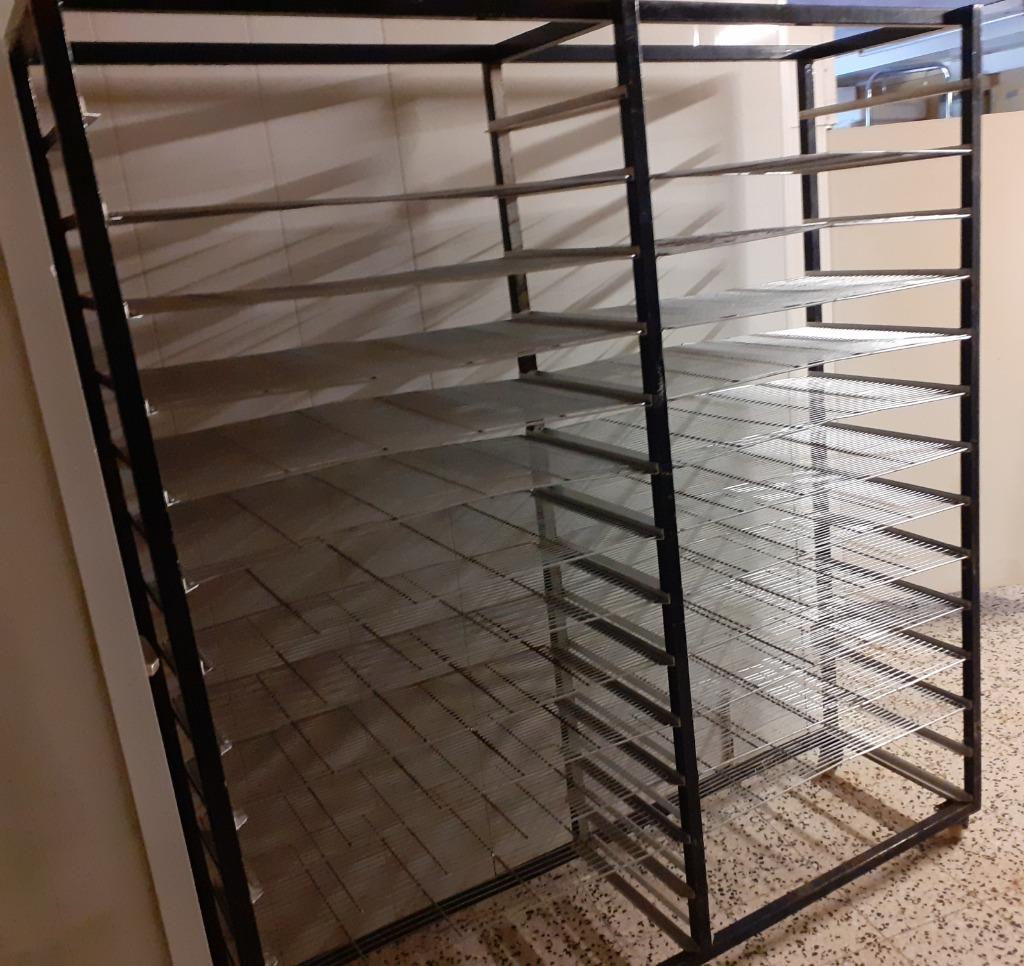BOULANG RAYONNAGE INOX XXL SUR ROUES AVEC GRILLES A GLISS, Enlèvement
