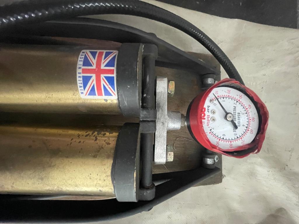 Pomp compressor 2 cilinders, Enlèvement, Utilisé, 6 à 10 bars