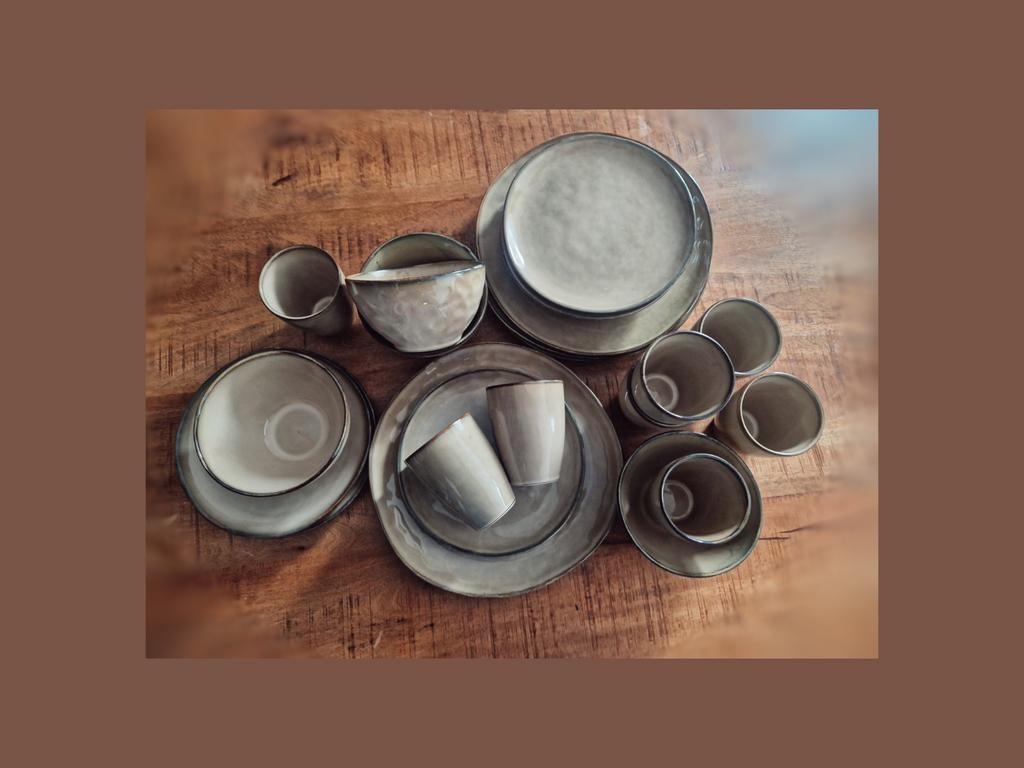 Serviesset. Merk Cosy & Trendy. Aardewerk. Kleur Taupe, Ophalen, Aardewerk, Bord(en)