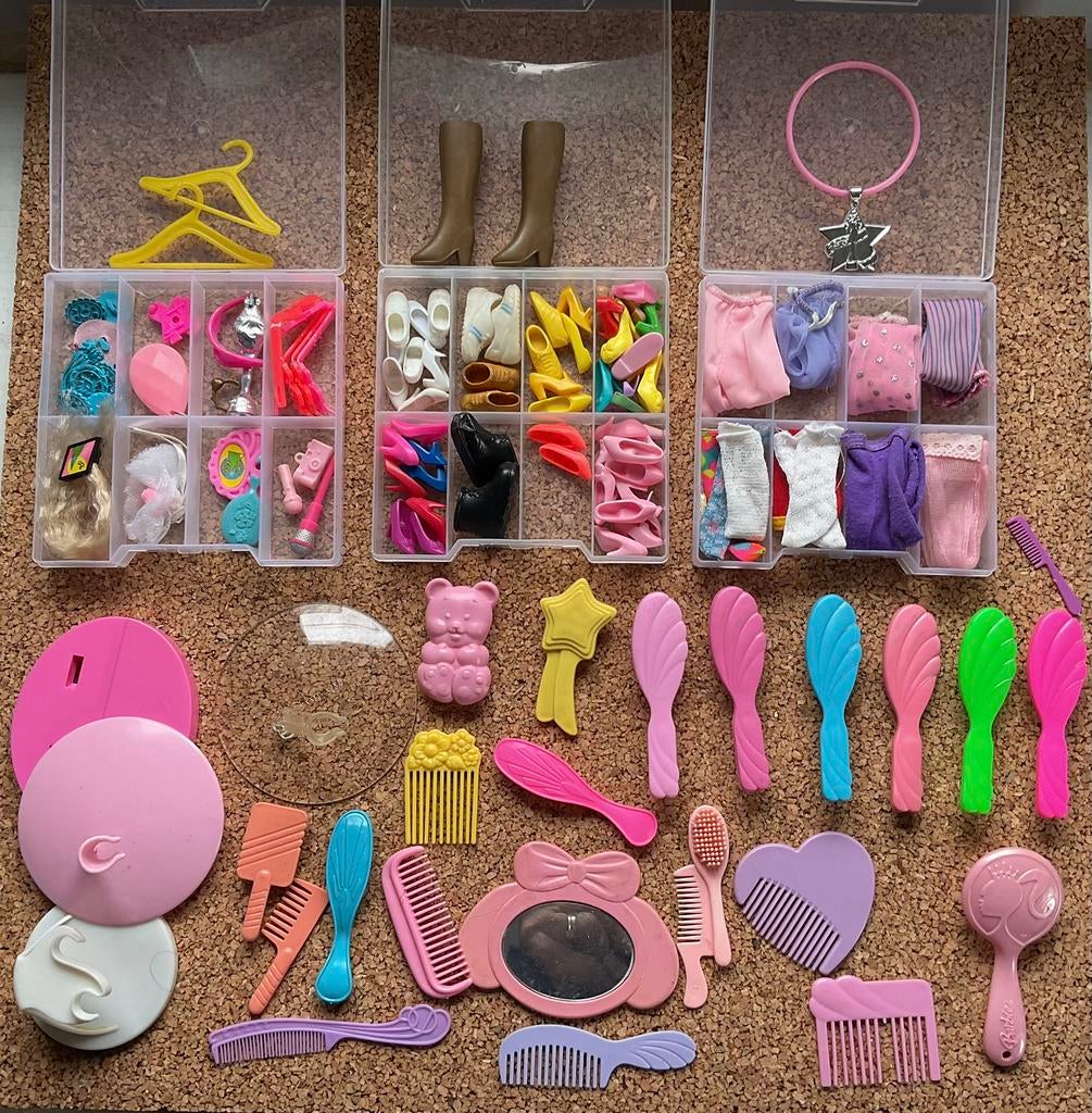 BARBIE….. vetements et accessoires, Ophalen, Gebruikt