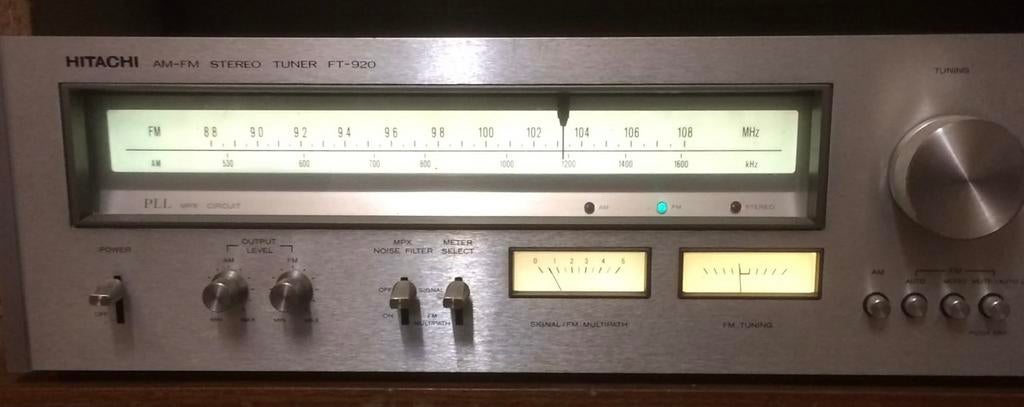 Vintage Hitachi AM FM stereo Tuner FT-920, Audio, Tv en Foto, Tuners, Ophalen, Gebruikt