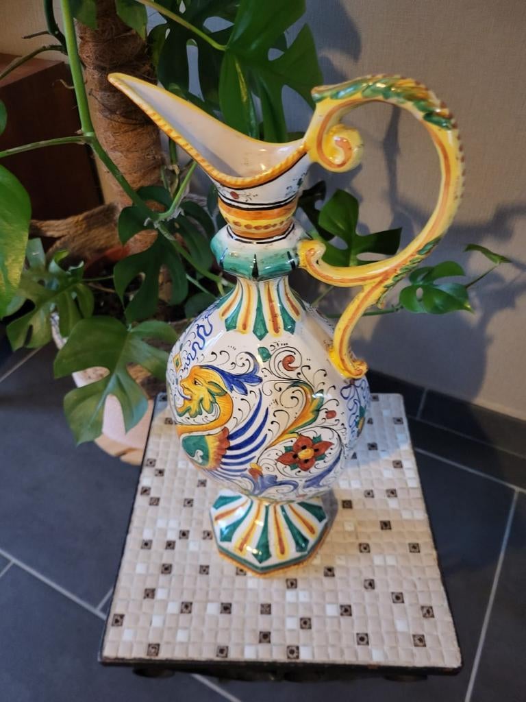 Mooi vaasje Deruta Italia, Enlèvement