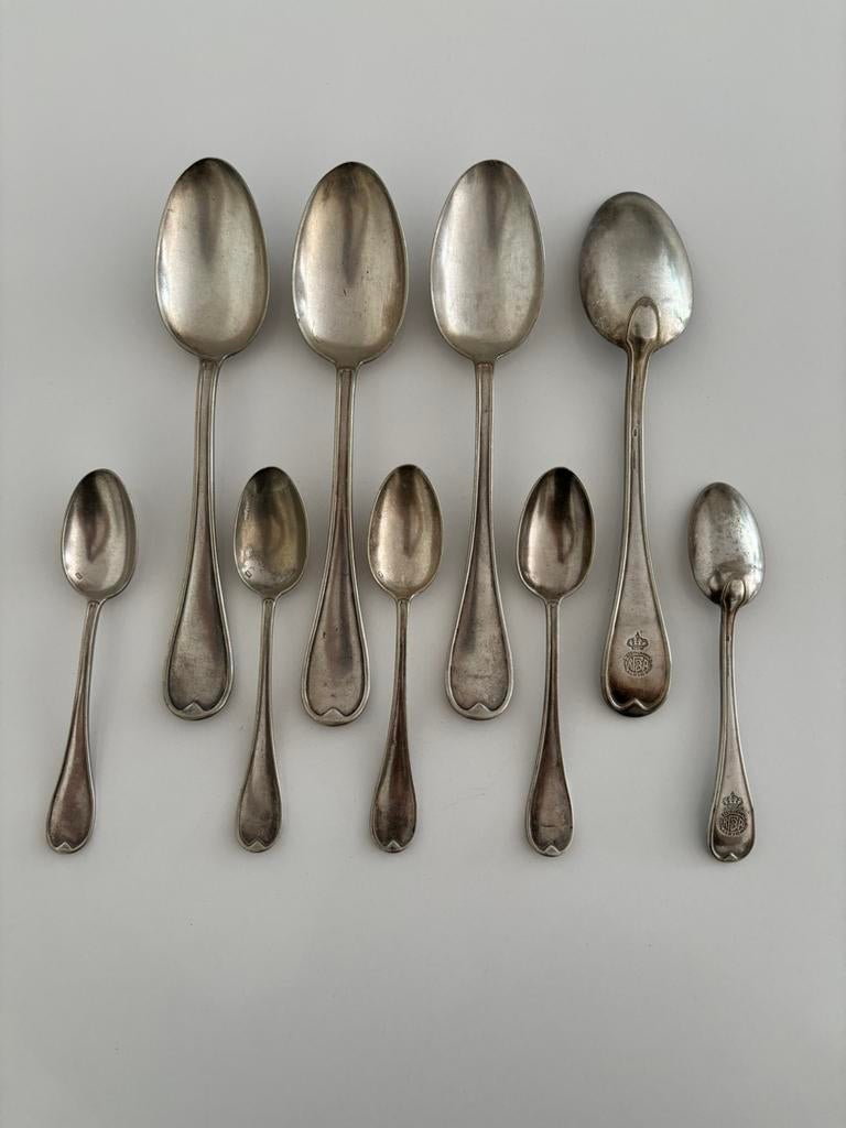 9 CUILLÈRES EN METAL ARGENT AVEC POINÇONS, Enlèvement