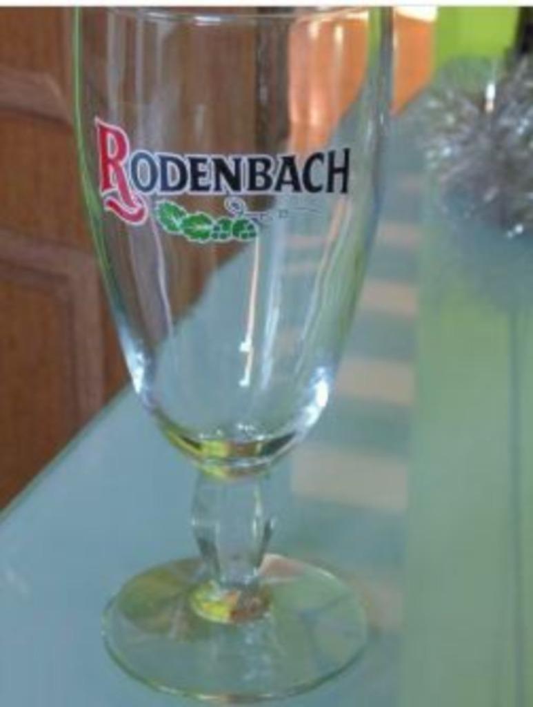 Deux verres à bière Rodenbach., Collections, Enlèvement ou Envoi, Neuf, Verre ou Verres, Autres marques
