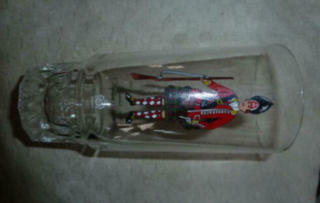 #I ( bier ) glas " Grenadier , 42nd. ( Highland ) Reginent ", Enlèvement ou Envoi, Neuf, Verre à bière