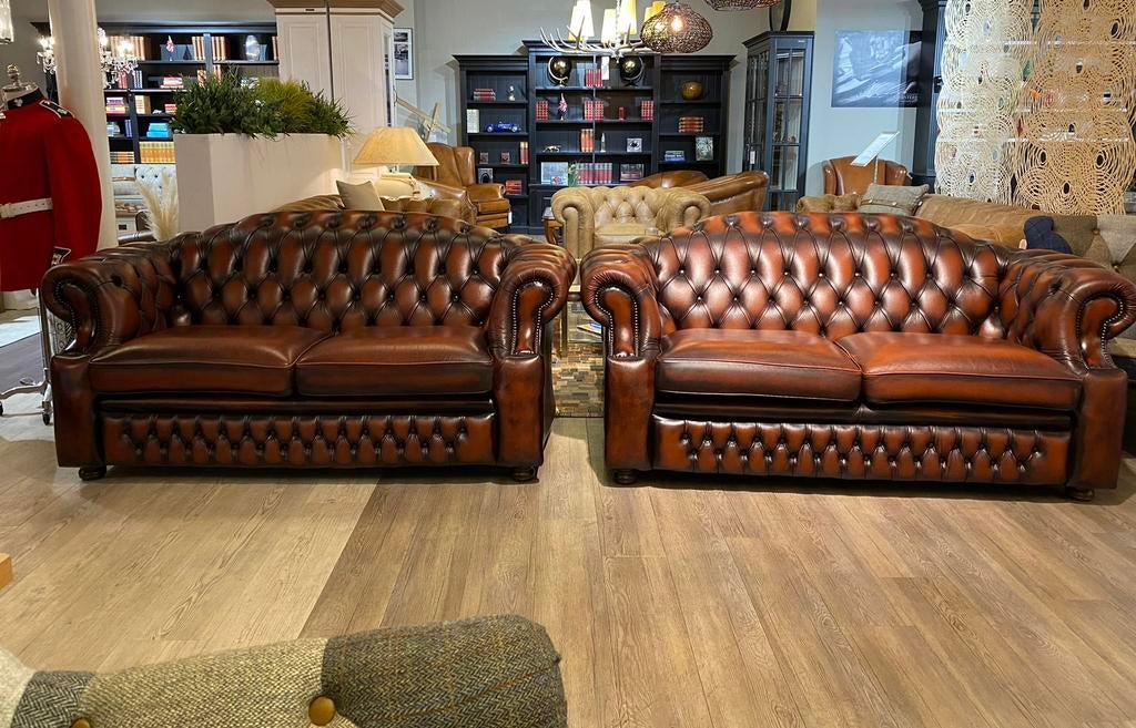 Originele Springvale chesterfield salon 2 x 2,5 zits bank, Maison & Meubles, Canapés | Salons, Comme neuf, Enlèvement ou Envoi