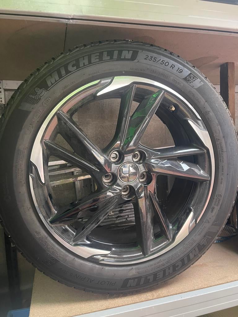 19”zwarte velgen met michelin pilot alpin 5 suv winterbanden, Auto-onderdelen, Banden en Velgen, Nieuw, Winterbanden, 235 mm