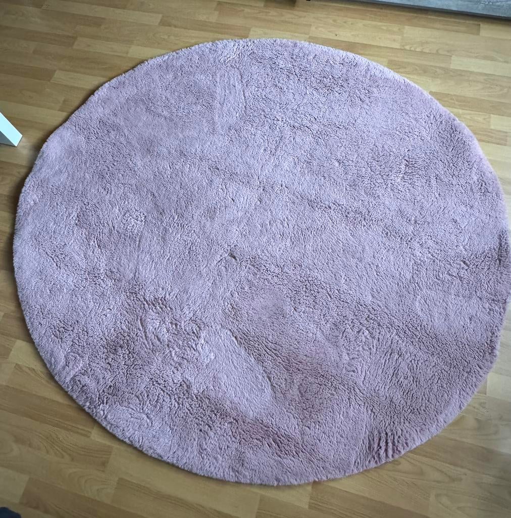 Fluffy roze tapijt, Ophalen, Zo goed als nieuw