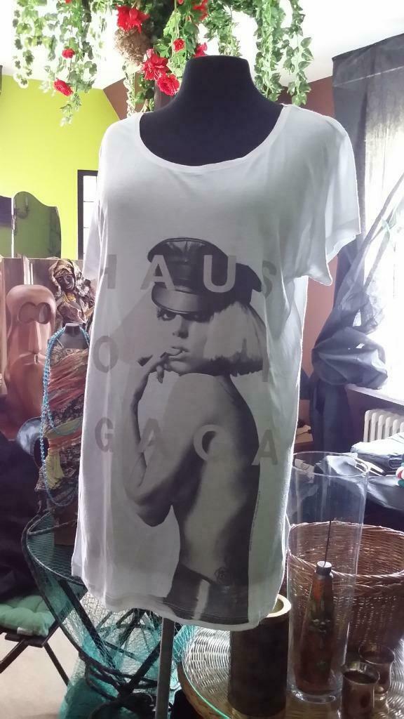Joli T-Shirt H&M Lady Gaga neuf, Neuf, Manches courtes, Taille 38/40 (M), Enlèvement ou Envoi