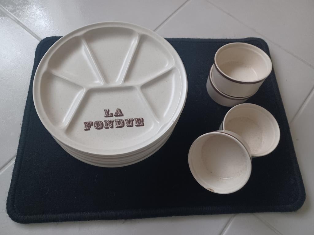 4 Fondue borden met sauspotjes, Ophalen, Bord(en)