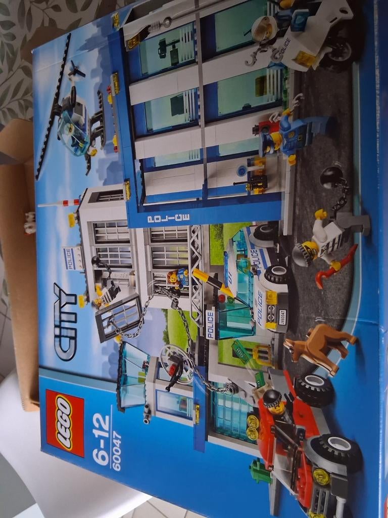 Lego City 60047 politiestation, Kinderen en Baby's, Speelgoed | Duplo en Lego, Ophalen of Verzenden, Lego