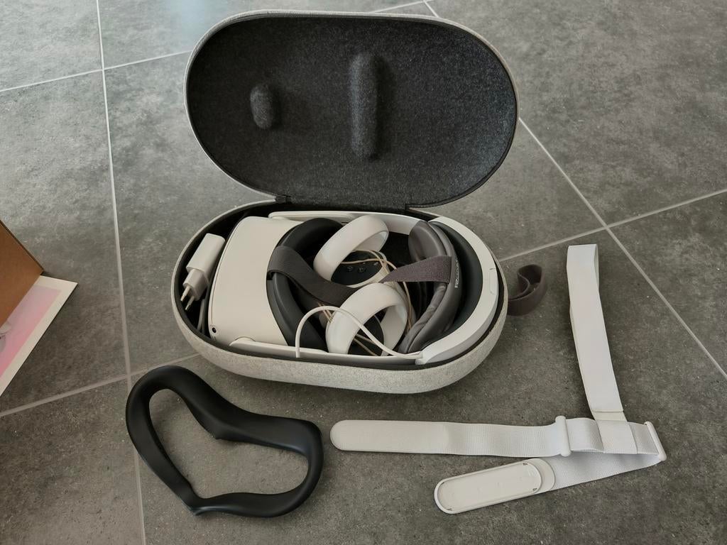 Oculus quest 2 128GB met extended batterij, Ophalen, Zo goed als nieuw