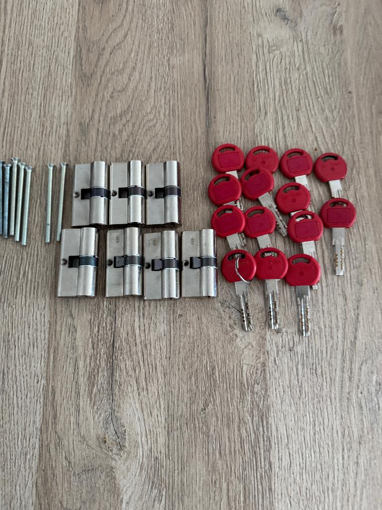 Cilindersloten CISA 7 stuks met dezelfde sleutel, Enlèvement, Comme neuf, Inox, Clé