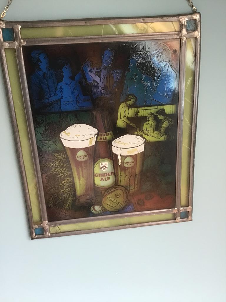 Glas in lood van ginder ale, Ophalen