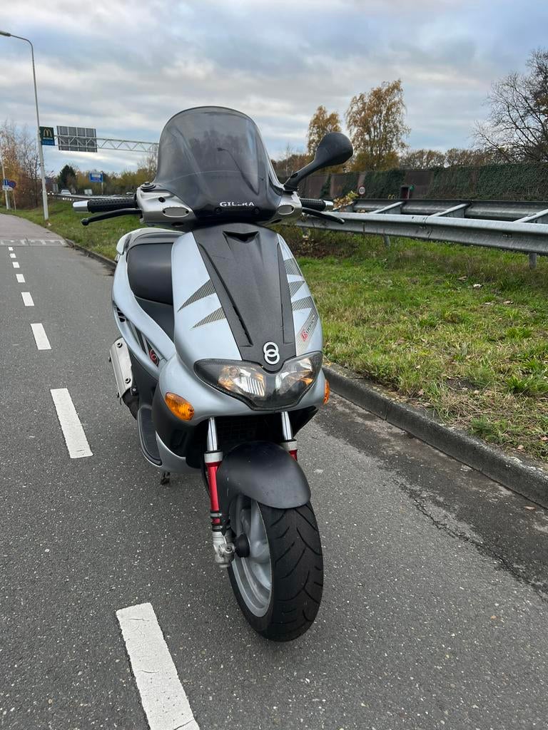 Gilera runner 180cc, Motoren, Particulier